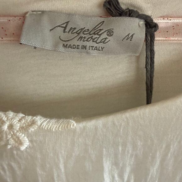 Angela Moda Italian Silk Blend Embroidered Top Size Medium NWT - Picture 2 of 8